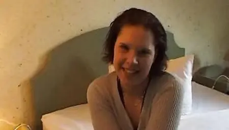 Lisa 19 Jahre Dark Haired kommt schon beim fingern