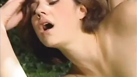 Slut gets her asshole drilled in the garden