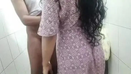 Fucked the beautiful Working girl bathroom sex