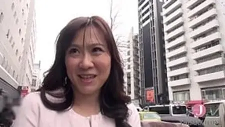 Shiori, the Mature Wife, Enjoys Her Second Encounter