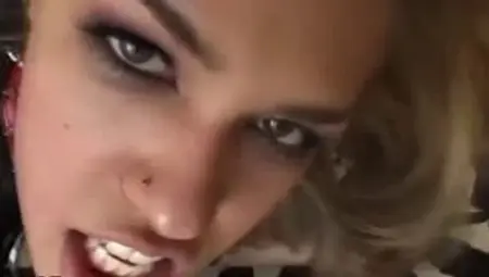 Keiharde anale seks voor de onderdanige slavin
