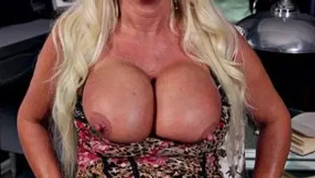 Meet Annellise and Pointy Nipples