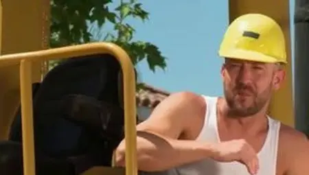 Jessie fucks Construction Workers