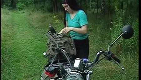 Biker-traum Alexis Macht Ein Fotoshooting - Biker Dream Alexis Is Doing a Photo Shoot