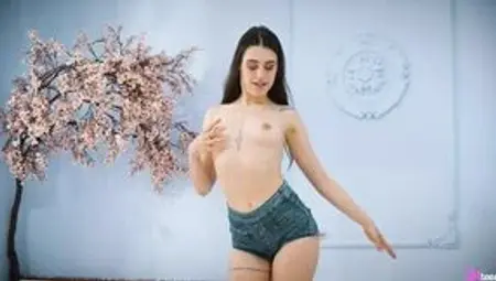Spanish Teen With a Big Butt&#x1F351; Removes Her Short Shorts