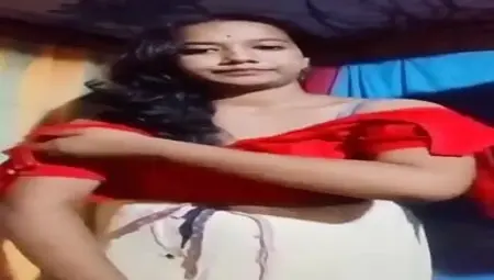 indin saree girl showing her big boob