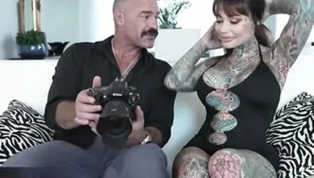 Tattooed American mother i'd like to fuck Tiger Lily eats booty like there's no the next day
