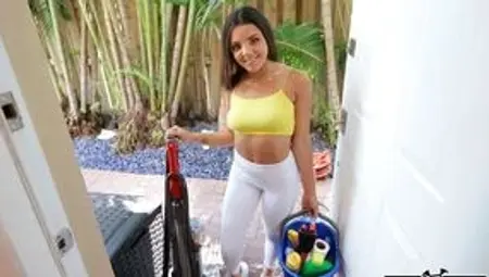 Natural girl with perfect ass Ella Cruz rides a hard cock like a pro