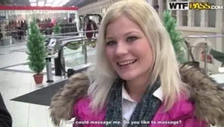 Chick Used In Public Toilet - ANALDIN