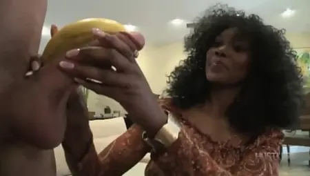 Socando A Banana