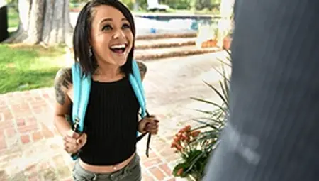 Exxxtra Small - The Back Door Locksmith - Holly Hendrix