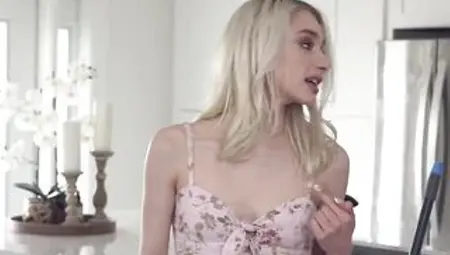 Scarlett Hampton says to swapbro, "u've been wanting to watch me bare ever since we did this exchange"