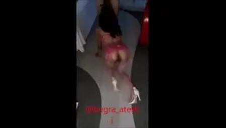 BDSM seven azgın Türk cuckold çift. Koca zevkle izliyor.Horny Turkish cuckold couple who love BDSM.