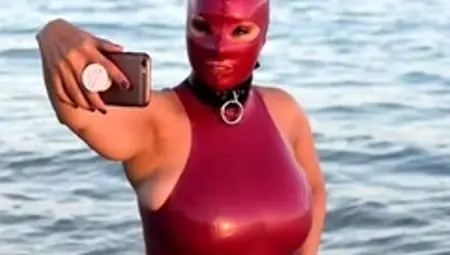 Susan Wayland Beach Fun Latex 2