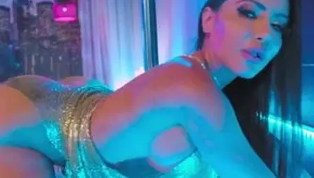twerk lela star