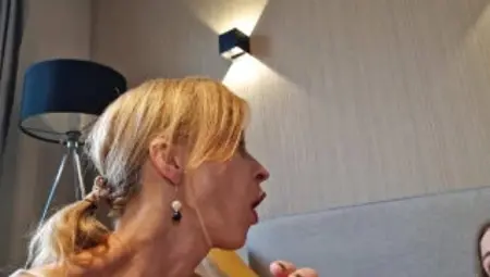 Amatorka Polska MILF Alicja Maze w bieliźnie, pończochach masturbująca się dildo
