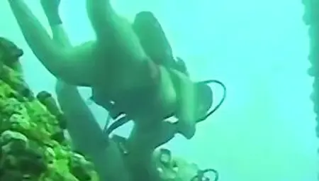 Mickaela And Lars Do Underwater Hardcore - Mickaela And Lars Do Underwater Hardcore two