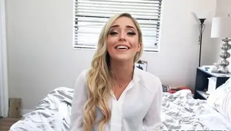 Tattooed blonde lady used her pussy to seal the deal