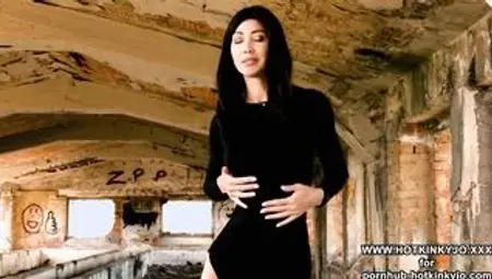 Hotkinkyjo fisting her booty inside abandoned factory & insert sex toy into her anal prolapse - Ultra HD