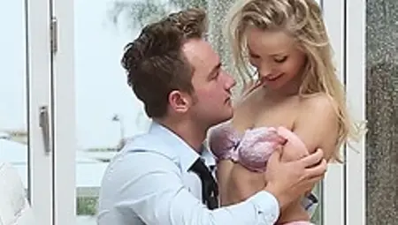 Damn hot Staci Carr gets a sensual satisfactionand fucked all out