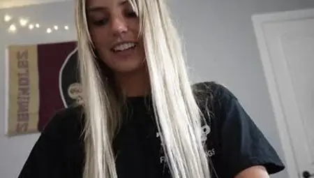 eighteen Year Old College Whore Sucks a Frat Boyz Shlong in Her Dorm Room!