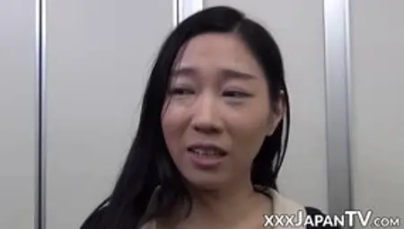Pretty Japanese babes showing pussy close up style