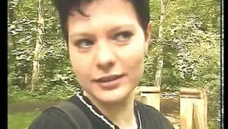 Milf im Wald augfgerissen und mit ins Hotel genommen