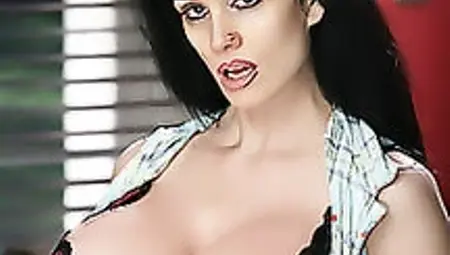 Cougar Mom Teches A Healthy And Horny Lifestyle