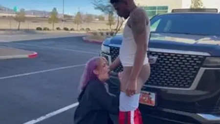 Black guy is meeting a random girl at the parking and fucking her pussy