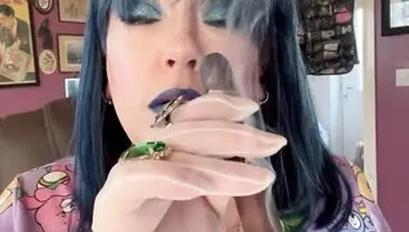 Curvy Hawt Bitch goddess Tina Snua Smokes A Cigar With Lots of Creamy Exhales & Hard Pulls In Enormous Makeup & Gloves