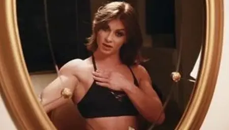 Sexy Muscle Girl