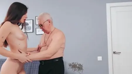 Old-n-Young.com: Butt fucking during interview
