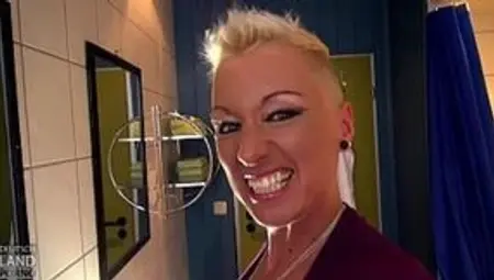 Mandy Mistery Demonstrates Selfie XXX Techniques - Want to Try?