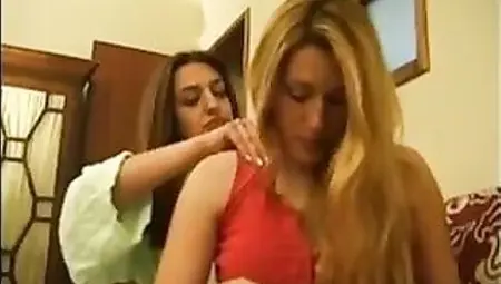 Ana Paula Melo & Cristina Junior - Portuguese jealous housewive beat down by a hooker.