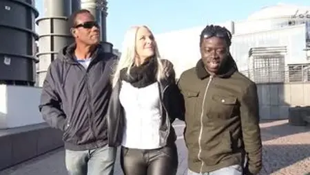Lara CumKitten Threesome with 2 Big Black Cock and Creampie