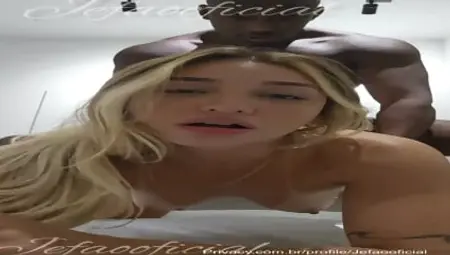loira branquinha e sapqueca adora ser puta de negao
