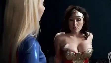 Superheroine Wonder Woman Lesbo Femdom Group Ding-Dong Domination