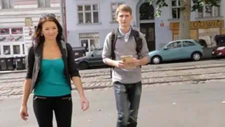 Man pays attractive tourist money for quickie at his place