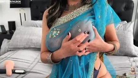 Pakistani Bhabi Aaliyah Yasin Fucks Her Pussy Whilst Speaking Urdu
