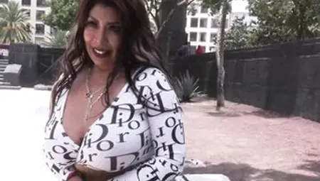 Mexican mother I'd like to fuck with large titties gets caught in Balderas Park in Mexico Town