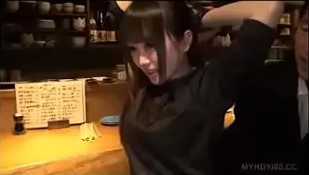 Momo Ichinose in bar