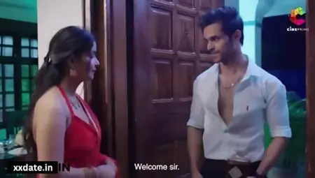 OFFICE ME BOSS NE BANAYA REENA KO GODI