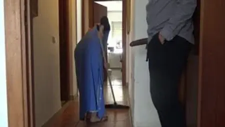 Big Ass Arab MILF From Syria in London