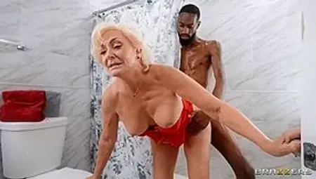 Horny Granny Wants Bbc Porn Mind-blowing With Seka Black, Hollywood Cash And Wendy Raine