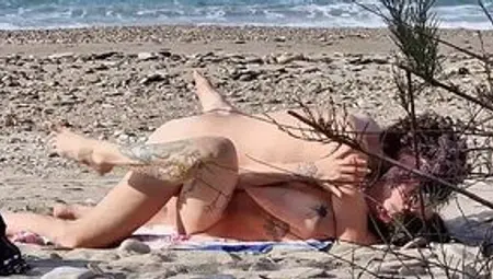 Hot Beach Fuck: Chick Squirts Like a Fountain at 7:40 and 13:25 - Shot with My New Zoom Lens