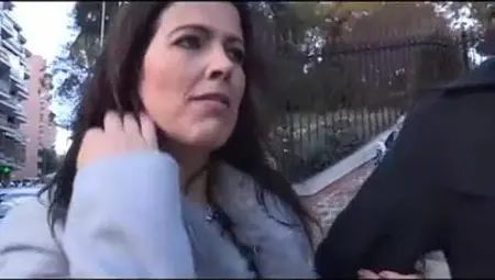 Montse wants cock to fuck and looks for them in the street