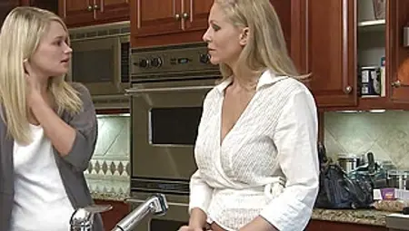Lesbo Julia Ann seduces daughter Heather Starlet