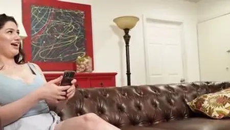 Demander à Ma Belle-mère Vierge Si Elle Veut Essayer Un Jizzed - Alyx Performer