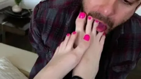 Petite Mackenzie Moss Gives Her Brothers Friend a Footjob