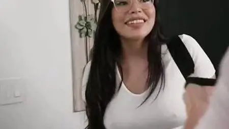 UNBELIEVABLE booty and OUTRAGEOUS sexual antics from the FETTIEST Asian Masseuse on the PLANET!